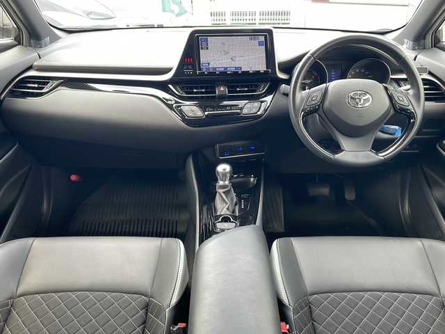 トヨタ Ｃ－ＨＲ G モード ネロ 愛知県 2019(令1)年 7.3万km ブラックマイカ /禁煙/ワンオーナー/ディーラー整備記録簿R1.2.4.5.6//純正9インチナビ/フルセグ/CD/DVD/MSV/BT//バックカメラ/ビルトインETC/前後ドラレコ//ハーフレザーシート/シートヒーター/ランバーサポート//電動パーキングブレーキ//オートリトラウインカーミラー//革巻きステア/ステアスイッチ//純正LEDオートライト/オートハイビーム//純正LEDフォグ//自動防眩ルームミラー//照明付きバニティミラー//純正プラズマクラスターLEDルームランプ//PCS/ACC/BSM/LTA/LDA//純正フロアマット/フロントゴムマット//純正ドアバイザー//純正トノカバー//スペアタイヤ//新車時保証書//取扱説明書//ナビ取説//スペアスマートキー