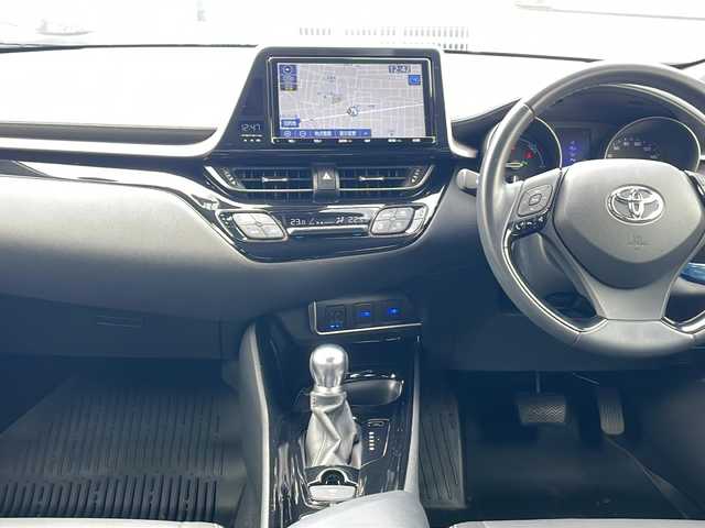 トヨタ Ｃ－ＨＲ G モード ネロ 愛知県 2019(令1)年 7.3万km ブラックマイカ /禁煙/ワンオーナー/ディーラー整備記録簿R1.2.4.5.6//純正9インチナビ/フルセグ/CD/DVD/MSV/BT//バックカメラ/ビルトインETC/前後ドラレコ//ハーフレザーシート/シートヒーター/ランバーサポート//電動パーキングブレーキ//オートリトラウインカーミラー//革巻きステア/ステアスイッチ//純正LEDオートライト/オートハイビーム//純正LEDフォグ//自動防眩ルームミラー//照明付きバニティミラー//純正プラズマクラスターLEDルームランプ//PCS/ACC/BSM/LTA/LDA//純正フロアマット/フロントゴムマット//純正ドアバイザー//純正トノカバー//スペアタイヤ//新車時保証書//取扱説明書//ナビ取説//スペアスマートキー
