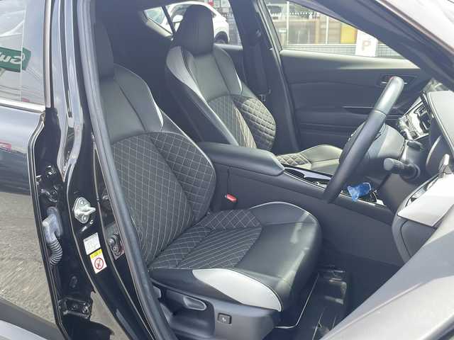 トヨタ Ｃ－ＨＲ G モード ネロ 愛知県 2019(令1)年 7.3万km ブラックマイカ /禁煙/ワンオーナー/ディーラー整備記録簿R1.2.4.5.6//純正9インチナビ/フルセグ/CD/DVD/MSV/BT//バックカメラ/ビルトインETC/前後ドラレコ//ハーフレザーシート/シートヒーター/ランバーサポート//電動パーキングブレーキ//オートリトラウインカーミラー//革巻きステア/ステアスイッチ//純正LEDオートライト/オートハイビーム//純正LEDフォグ//自動防眩ルームミラー//照明付きバニティミラー//純正プラズマクラスターLEDルームランプ//PCS/ACC/BSM/LTA/LDA//純正フロアマット/フロントゴムマット//純正ドアバイザー//純正トノカバー//スペアタイヤ//新車時保証書//取扱説明書//ナビ取説//スペアスマートキー