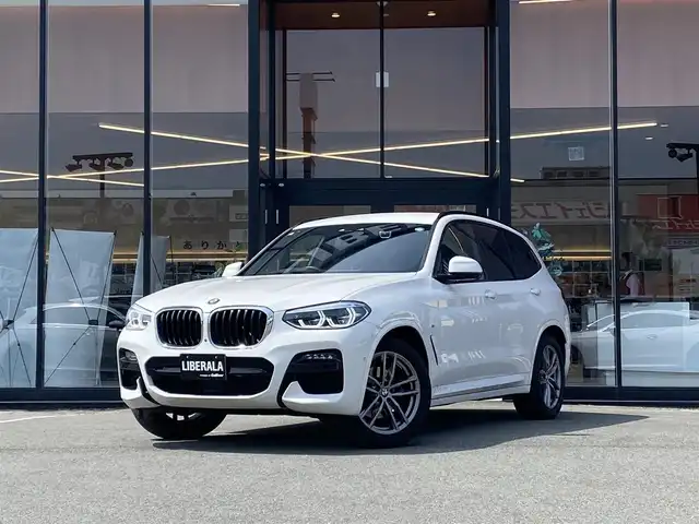 ＢＭＷ Ｘ３ 20d xDrive Mスポーツ 福岡県 2020(令2)年 2.6万km アルピンホワイトⅢ ・アダプティブクルーズコントロール/・純正ＨＤＤナビ／ＵＳＢ／Ｂｌｕｅｔｏｏｔｈ／ＡｐｐｌｅＣａｒＰｌａｙ/・全方位カメラ/・ハーフレザーシート／シートヒーター/・ＥＴＣ/・前後ドライブレコーダー/・純正１９ＡＷ/・プッシュスタート/・パーキングアシスト/・アイドリングストップ/・スマートキー/・フルフラットシート/・レーンキープアシスト/・オートライト/・LEDライト/・ヘッドアップディスプレイ/・ワイヤレス充電