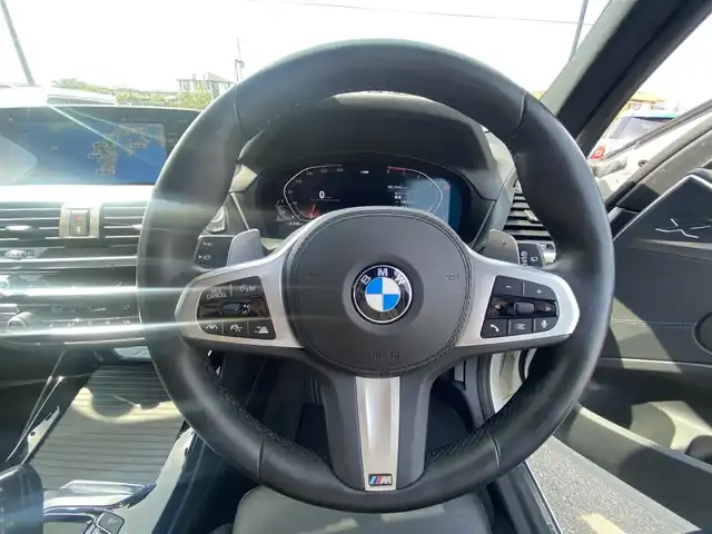 ＢＭＷ Ｘ３ 20d xDrive Mスポーツ 福岡県 2020(令2)年 2.6万km アルピンホワイトⅢ ・アダプティブクルーズコントロール/・純正ＨＤＤナビ／ＵＳＢ／Ｂｌｕｅｔｏｏｔｈ／ＡｐｐｌｅＣａｒＰｌａｙ/・全方位カメラ/・ハーフレザーシート／シートヒーター/・ＥＴＣ/・前後ドライブレコーダー/・純正１９ＡＷ/・プッシュスタート/・パーキングアシスト/・アイドリングストップ/・スマートキー/・フルフラットシート/・レーンキープアシスト/・オートライト/・LEDライト/・ヘッドアップディスプレイ/・ワイヤレス充電