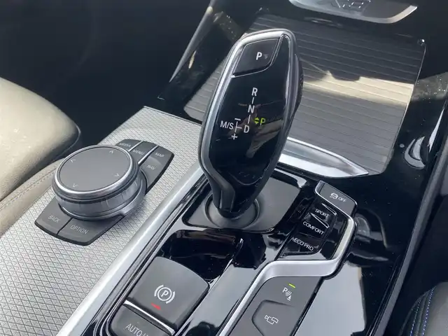 ＢＭＷ Ｘ３ 20d xDrive Mスポーツ 福岡県 2020(令2)年 2.6万km アルピンホワイトⅢ ・アダプティブクルーズコントロール/・純正ＨＤＤナビ／ＵＳＢ／Ｂｌｕｅｔｏｏｔｈ／ＡｐｐｌｅＣａｒＰｌａｙ/・全方位カメラ/・ハーフレザーシート／シートヒーター/・ＥＴＣ/・前後ドライブレコーダー/・純正１９ＡＷ/・プッシュスタート/・パーキングアシスト/・アイドリングストップ/・スマートキー/・フルフラットシート/・レーンキープアシスト/・オートライト/・LEDライト/・ヘッドアップディスプレイ/・ワイヤレス充電