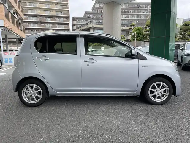 ダイハツ ミラ イース X SA 大阪府 2014(平26)年 4.6万km グリニッシュシルバーメタリック メモリナビ/フルセグテレビ/衝突被害軽減システム/バックカメラ/ドアバイザー/ETC/新車保証書/取扱説明書