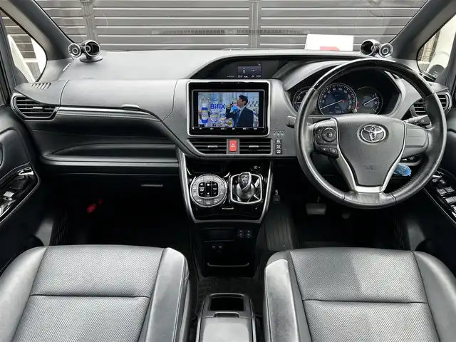 トヨタ エスクァイア ハイブリッド Gi 埼玉県 2021(令3)年 7.3万km ブラック ワンオーナー/両側パワスラ/純正ナビ/・NSZT-Y68T/・バックカメラ/・フルセグ/・CD、DVD/・Bluetooth/ETC/前席シートヒーター/USB充電ポート×４/nanoeデュアルエアコン/社外スピーカー/クルコン