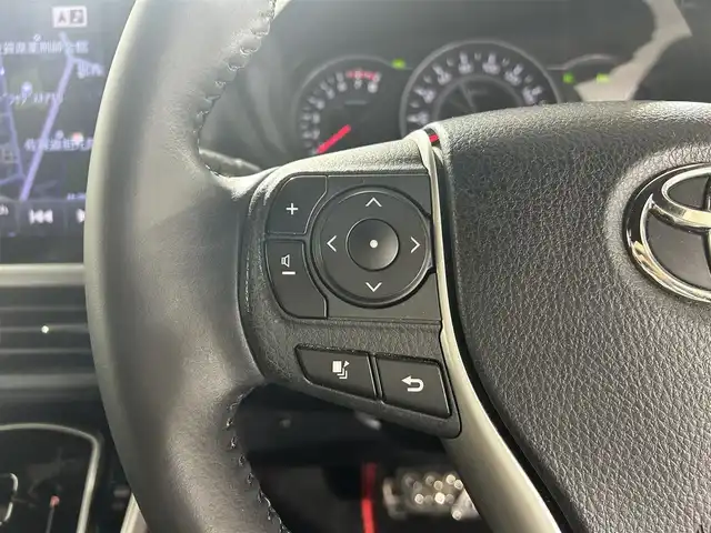 トヨタ ヴォクシー ZS 煌Ⅱ 佐賀県 2019(令1)年 8万km ホワイトパールクリスタルシャイン 社外アルパイン製11インチナビ/【フルセグTV.DVD.CD.Bluetooth】/社外アルパイン製12.8インチフリップダウンモニター/バックカメラ/衝突被害軽減システム/クルーズコントロール/車線逸脱警報/クリアランスソナー/オートライト/オートマチックハイビーム/前方ドライブレコーダー/両側パワースライドドア/ビルトインETC/LEDヘッドライト/フォグライト/シートバックテーブル/後席サンシェード/レザー調シートカバー/社外フロアマット/純正16インチアルミホイール/スペアキー×1