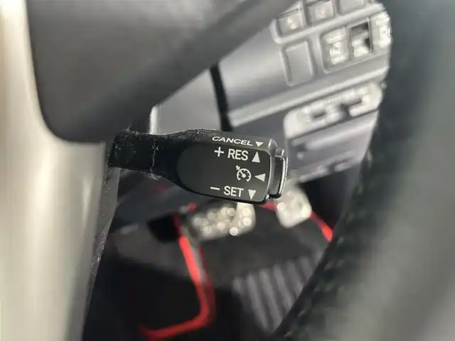 トヨタ ヴォクシー ZS 煌Ⅱ 佐賀県 2019(令1)年 8万km ホワイトパールクリスタルシャイン 社外アルパイン製11インチナビ/【フルセグTV.DVD.CD.Bluetooth】/社外アルパイン製12.8インチフリップダウンモニター/バックカメラ/衝突被害軽減システム/クルーズコントロール/車線逸脱警報/クリアランスソナー/オートライト/オートマチックハイビーム/前方ドライブレコーダー/両側パワースライドドア/ビルトインETC/LEDヘッドライト/フォグライト/シートバックテーブル/後席サンシェード/レザー調シートカバー/社外フロアマット/純正16インチアルミホイール/スペアキー×1