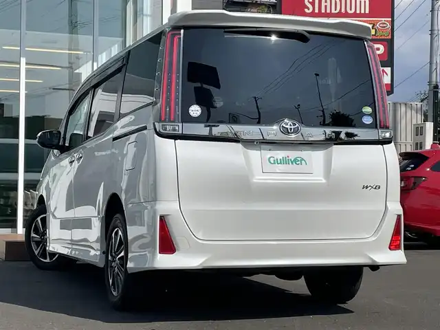 トヨタ ノア Si ダブルバイビー 道央・札幌 2018(平30)年 6万km ホワイトパールクリスタルシャイン 4WD/寒冷地仕様/ワンオーナー/アルパイン9インチナビ・フルセグTV/CD・DVD・Bluetooth/バックカメラ/合皮コンビシート/両側パワースライドドア/セーフティセンス/プリクラッシュセーフティ/レーンディパーチャーアラート/オートマチックハイビーム/クルーズコントロール/ワイパーデアイサー/エンジンスターター/LEDヘッドライト/LEDフォグランプ/純正16インチアルミ/スペアキー/保証書・取説書