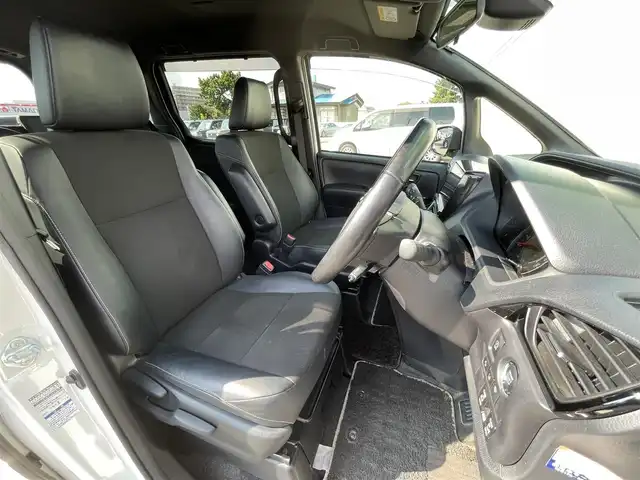 トヨタ ノア Si ダブルバイビー 道央・札幌 2018(平30)年 6万km ホワイトパールクリスタルシャイン 4WD/寒冷地仕様/ワンオーナー/アルパイン9インチナビ・フルセグTV/CD・DVD・Bluetooth/バックカメラ/合皮コンビシート/両側パワースライドドア/セーフティセンス/プリクラッシュセーフティ/レーンディパーチャーアラート/オートマチックハイビーム/クルーズコントロール/ワイパーデアイサー/エンジンスターター/LEDヘッドライト/LEDフォグランプ/純正16インチアルミ/スペアキー/保証書・取説書