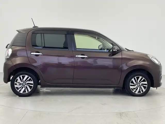 トヨタ パッソ モーダ　S 愛知県 2016(平28)年 2.5万km プラムブラウンパールクリスタルシャイン 社外ナビ/・CD/DVD/・Bluetooth/・フルセグテレビ/バックカメラ/衝突軽減ブレーキ/スマートキー/ステアリングスイッチ/フォグランプ/ＥＴＣ/コーナーセンサー/ＬＥＤヘッドライト/アイドリングストップ