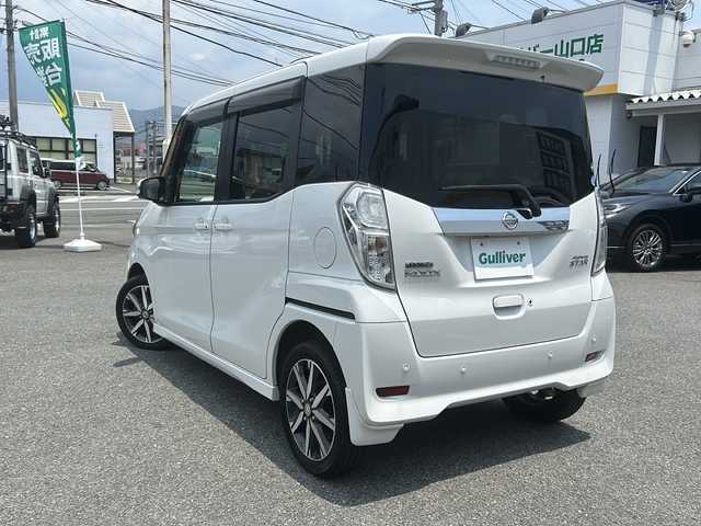 日産 デイズ ルークス ハイウェイスター Gターボ 山口県 2018(平30)年 3.3万km ホワイトパール 純正ナビ【MM581D-W】/フルセグTV/DVD/Blu-ray/Bluetooth/アラウンドビューモニター/ドライブレコーダー/クルーズコントロール/衝突被害軽減ブレーキ/ステアリングスイッチ/両側パワースライドドア /ETC/LEDヘッドランプ/フォグランプ /オートライト/アイドリングストップ/純正15インチアルミホイール/スペアキー/保証書/取扱説明書
