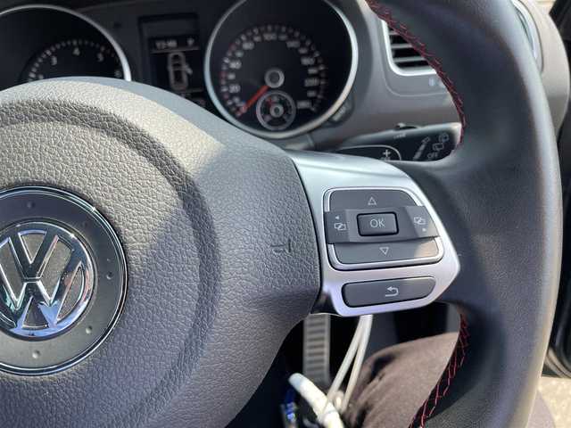 フォルクスワーゲン ゴルフ GTi エディション35 新潟県 2011(平23)年 5.7万km ガンＭ 純正ナビ/CD/DVD/SD/Bluetooth/ハーフレザーシート/純正アルミ１８インチ/キセノンヘッドライト/オートライト/革巻きステアリング/電動格納式ミラー/ETC