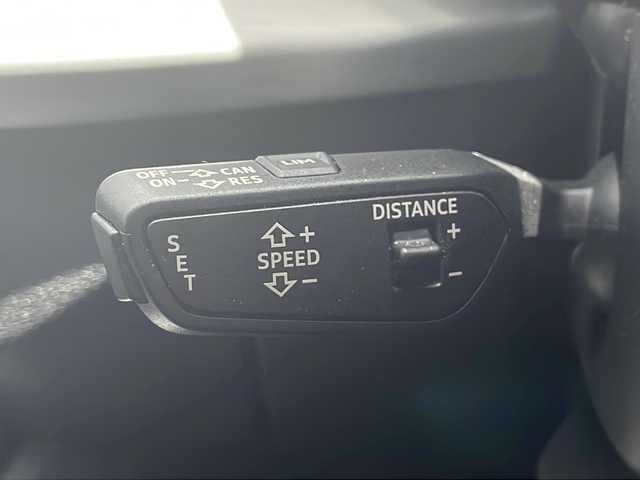 アウディ Ｑ２ 30TFSIスポーツ 福岡県 2018(平30)年 1.9万km パール 純正ナビ（AM/FM/BT）/前席シートヒーター/バーチャルコックピット/アダプティブクルーズコントロール/バックカメラ/クリアランスソナー/前後ドライブレコーダー/パワーバックドア/LEDヘッドライト/ETC2.0/トラクションコントロール/アイドリングストップ/純正17インチアルミホイール/フロアマット/スペアキー×１/取扱説明書