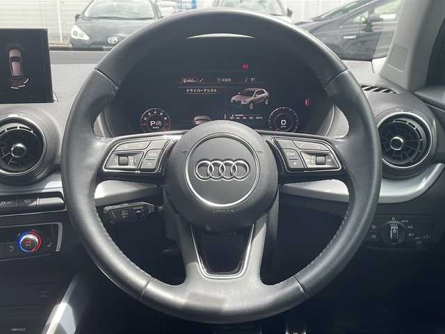 アウディ Ｑ２ 30TFSIスポーツ 福岡県 2018(平30)年 1.9万km パール 純正ナビ（AM/FM/BT）/前席シートヒーター/バーチャルコックピット/アダプティブクルーズコントロール/バックカメラ/クリアランスソナー/前後ドライブレコーダー/パワーバックドア/LEDヘッドライト/ETC2.0/トラクションコントロール/アイドリングストップ/純正17インチアルミホイール/フロアマット/スペアキー×１/取扱説明書