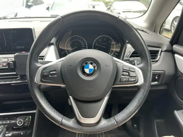 ＢＭＷ ２１８ｄ アクティブツアラー 大阪府 2016(平28)年 7.5万km 白 純正ナビ/バックカメラ/純正16インチAW/AUX/USB/Bluetooth/クリアランスソナー/ETC