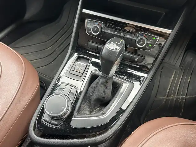 ＢＭＷ ２１８ｄ アクティブツアラー 大阪府 2016(平28)年 7.5万km 白 純正ナビ/バックカメラ/純正16インチAW/AUX/USB/Bluetooth/クリアランスソナー/ETC