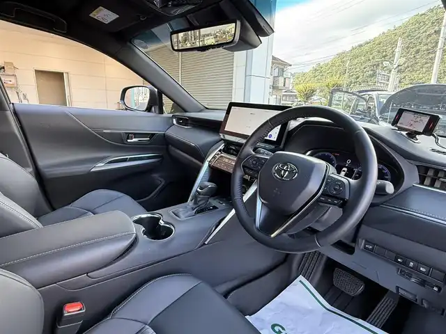 トヨタ ハリアー G 香川県 2024(令6)年 1万km プレシャスブラックパール ワンオーナー/12.3インチディスプレイオーディオ/（コネクティッドナビ対応）/バックカメラ/デジタルインナーミラー/トヨタセーフティセンス/プリクラッシュセーフティ/オートハイビーム/レーンキープ/ハーフレザーシート/パワーシート/クリアランスソナー/LEDヘッドライト/レーダー/スマートキー/ビルトインETC/純正マット