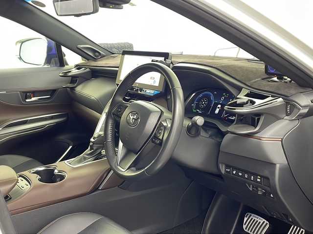 トヨタ ハリアー ハイブリッド Z レザーパッケージ 兵庫県 2023(令5)年 6万km プラチナホワイトパールマイカ ・ワンオーナー車/・純正12.3インチナビ/・Bluetooth/USB/Miracast/フルセグテレビ/・パノラミックビューモニター/・パノラマルーフ/・トヨタセーフティセンス/・プリクラッシュセーフティ/・レーントレーシングアシスト/・レーダクルーズコントロール/・アダプティブハイビームシステム/・クリアランスソナー/・ロードサインアシスト/・ドライバー異常時対応システム/・先行車発進告知機能/・パーキングサポートブレーキ/・ヒルスタートアシストコントロール/・S-VSC/・緊急ブレーキシグナル/・ドライブスタートコントロール/・パワーバックドア/・電動パーキングブレーキ/・オートホールドブレーキ/・革巻きステアリング/・ステアリングスイッチ/・ステアリングヒーター/・前席パワーシート/・運転席メモリシート/・前席シートヒーター/・前席シートベンチレーション/・純正デジタルインナーミラー/・JBLプレミアムサウンドシステム/・LEDヘッドライト/・20インチモデリスタアルミホイールタイヤ/・モデリスタエアロ/・ビルトインETC/・スペアキー/・AC100V充電/・寒冷地仕様車/・GPSレーダー