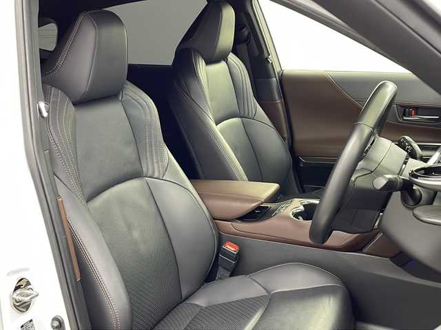 トヨタ ハリアー ハイブリッド Z レザーパッケージ 兵庫県 2023(令5)年 6万km プラチナホワイトパールマイカ ・ワンオーナー車/・純正12.3インチナビ/・Bluetooth/USB/Miracast/フルセグテレビ/・パノラミックビューモニター/・パノラマルーフ/・トヨタセーフティセンス/・プリクラッシュセーフティ/・レーントレーシングアシスト/・レーダクルーズコントロール/・アダプティブハイビームシステム/・クリアランスソナー/・ロードサインアシスト/・ドライバー異常時対応システム/・先行車発進告知機能/・パーキングサポートブレーキ/・ヒルスタートアシストコントロール/・S-VSC/・緊急ブレーキシグナル/・ドライブスタートコントロール/・パワーバックドア/・電動パーキングブレーキ/・オートホールドブレーキ/・革巻きステアリング/・ステアリングスイッチ/・ステアリングヒーター/・前席パワーシート/・運転席メモリシート/・前席シートヒーター/・前席シートベンチレーション/・純正デジタルインナーミラー/・JBLプレミアムサウンドシステム/・LEDヘッドライト/・20インチモデリスタアルミホイールタイヤ/・モデリスタエアロ/・ビルトインETC/・スペアキー/・AC100V充電/・寒冷地仕様車/・GPSレーダー