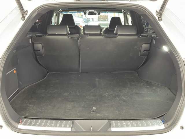 トヨタ ハリアー ハイブリッド Z レザーパッケージ 兵庫県 2023(令5)年 6万km プラチナホワイトパールマイカ ・ワンオーナー車/・純正12.3インチナビ/・Bluetooth/USB/Miracast/フルセグテレビ/・パノラミックビューモニター/・パノラマルーフ/・トヨタセーフティセンス/・プリクラッシュセーフティ/・レーントレーシングアシスト/・レーダクルーズコントロール/・アダプティブハイビームシステム/・クリアランスソナー/・ロードサインアシスト/・ドライバー異常時対応システム/・先行車発進告知機能/・パーキングサポートブレーキ/・ヒルスタートアシストコントロール/・S-VSC/・緊急ブレーキシグナル/・ドライブスタートコントロール/・パワーバックドア/・電動パーキングブレーキ/・オートホールドブレーキ/・革巻きステアリング/・ステアリングスイッチ/・ステアリングヒーター/・前席パワーシート/・運転席メモリシート/・前席シートヒーター/・前席シートベンチレーション/・純正デジタルインナーミラー/・JBLプレミアムサウンドシステム/・LEDヘッドライト/・20インチモデリスタアルミホイールタイヤ/・モデリスタエアロ/・ビルトインETC/・スペアキー/・AC100V充電/・寒冷地仕様車/・GPSレーダー