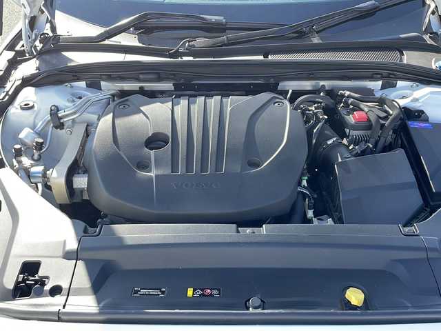 ボルボ Ｖ９０ 岩手県 2021(令3)年 4.2万km 白 harman/kardonサウンドシステム ヘッドアップディスプレイ/アダプティブクルーズコントロール レーンキープアシスト BLIS/全方位カメラ　レザーシート　シートベンチレーション　シートヒーター　メモリ機能付きパワーシート　LEDヘッドライト スマートキー/パワーバックドア 純正19インチAW ステアリングスイッチ 液晶メーターパネル ワイヤレスチャージング ステアリングヒーター　