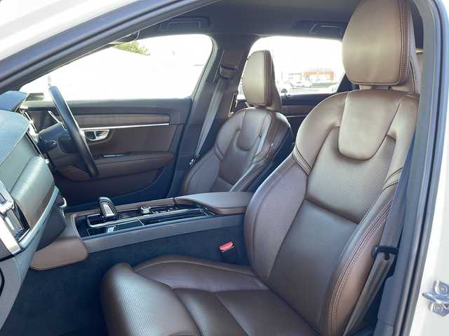 ボルボ Ｖ９０ 岩手県 2021(令3)年 4.2万km 白 harman/kardonサウンドシステム ヘッドアップディスプレイ/アダプティブクルーズコントロール レーンキープアシスト BLIS/全方位カメラ　レザーシート　シートベンチレーション　シートヒーター　メモリ機能付きパワーシート　LEDヘッドライト スマートキー/パワーバックドア 純正19インチAW ステアリングスイッチ 液晶メーターパネル ワイヤレスチャージング ステアリングヒーター　