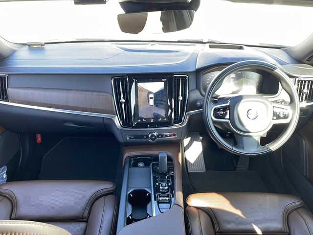 ボルボ Ｖ９０ 岩手県 2021(令3)年 4.2万km 白 harman/kardonサウンドシステム ヘッドアップディスプレイ/アダプティブクルーズコントロール レーンキープアシスト BLIS/全方位カメラ　レザーシート　シートベンチレーション　シートヒーター　メモリ機能付きパワーシート　LEDヘッドライト スマートキー/パワーバックドア 純正19インチAW ステアリングスイッチ 液晶メーターパネル ワイヤレスチャージング ステアリングヒーター　