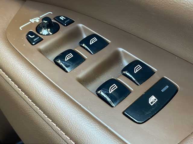 ボルボ Ｖ９０ 岩手県 2021(令3)年 4.2万km 白 harman/kardonサウンドシステム ヘッドアップディスプレイ/アダプティブクルーズコントロール レーンキープアシスト BLIS/全方位カメラ　レザーシート　シートベンチレーション　シートヒーター　メモリ機能付きパワーシート　LEDヘッドライト スマートキー/パワーバックドア 純正19インチAW ステアリングスイッチ 液晶メーターパネル ワイヤレスチャージング ステアリングヒーター　