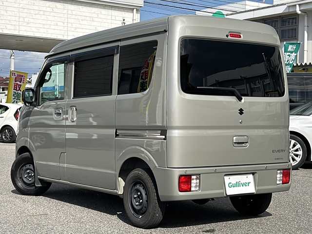 スズキ エブリイ JOIN 愛知県 2025(令7)年 0.3万km モスグレーメタリック /ワンオーナー//4WD//純正ディスプレイオーディオ//FM/AM/BT/USB//バックカメラ//ETC//横滑り防止装置//レーンアシスト//衝突被害軽減システム//クリアランスソナー//光軸調整ダイヤル//リヤヒーター//シートヒーター(D)//サイドアンダーミラー//電格ミラー//純正LEDオートライト//フロントフォグランプ//純正ホイールキャップ//純正フロアマット//純正ドアバイザー//バニティミラー//イモビライザー//ダブルエアバック//リモコンキー//スペアキー1本//取扱説明書//ディスプレイオーディオ説明書//保証書