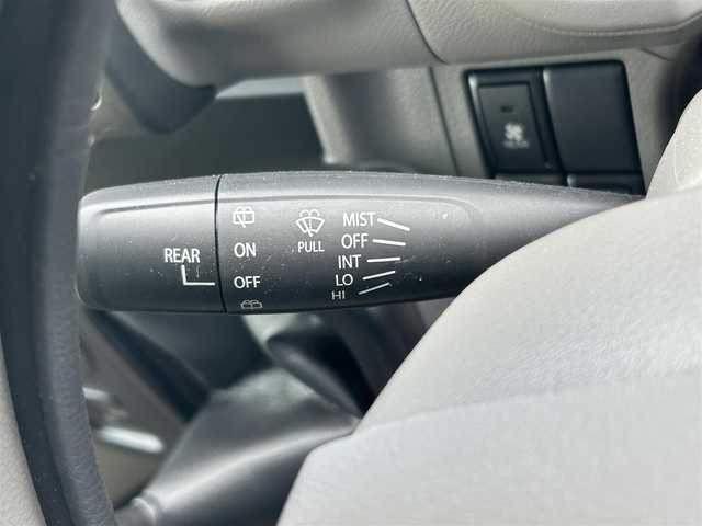 スズキ エブリイ JOIN 愛知県 2025(令7)年 0.3万km モスグレーメタリック /ワンオーナー//4WD//純正ディスプレイオーディオ//FM/AM/BT/USB//バックカメラ//ETC//横滑り防止装置//レーンアシスト//衝突被害軽減システム//クリアランスソナー//光軸調整ダイヤル//リヤヒーター//シートヒーター(D)//サイドアンダーミラー//電格ミラー//純正LEDオートライト//フロントフォグランプ//純正ホイールキャップ//純正フロアマット//純正ドアバイザー//バニティミラー//イモビライザー//ダブルエアバック//リモコンキー//スペアキー1本//取扱説明書//ディスプレイオーディオ説明書//保証書