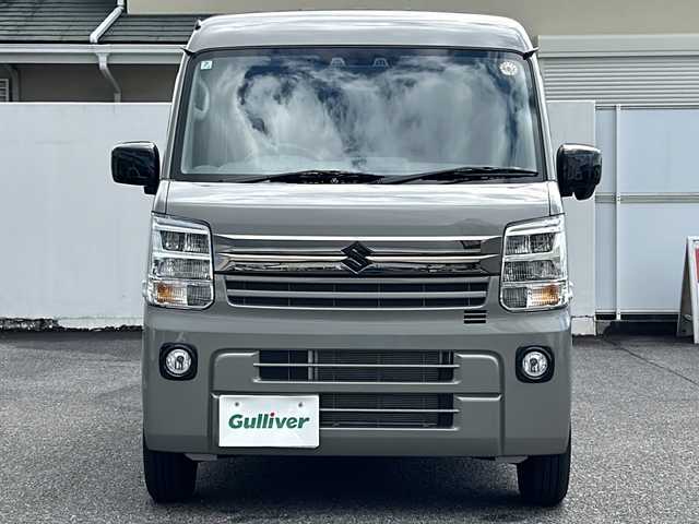 スズキ エブリイ JOIN 愛知県 2025(令7)年 0.3万km モスグレーメタリック /ワンオーナー//4WD//純正ディスプレイオーディオ//FM/AM/BT/USB//バックカメラ//ETC//横滑り防止装置//レーンアシスト//衝突被害軽減システム//クリアランスソナー//光軸調整ダイヤル//リヤヒーター//シートヒーター(D)//サイドアンダーミラー//電格ミラー//純正LEDオートライト//フロントフォグランプ//純正ホイールキャップ//純正フロアマット//純正ドアバイザー//バニティミラー//イモビライザー//ダブルエアバック//リモコンキー//スペアキー1本//取扱説明書//ディスプレイオーディオ説明書//保証書