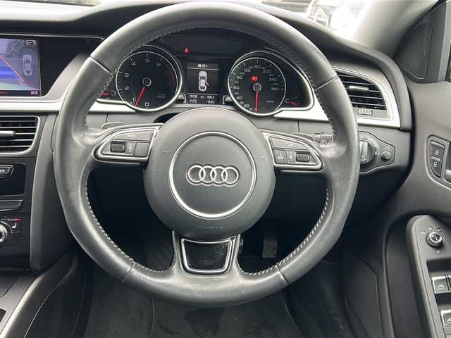 アウディ Ａ５ SB 2．0 TFSI クワトロ 静岡県 2012(平24)年 7.7万km 白 純正ナビ/オートパーキング/ステアリングスイッチ/全席電動シート/ビルドインETC/スペアキー×１/ワンオーナー/フォグライト/純正１８インチアルミホイール/BT/TV（フルセグ）/オートホールド