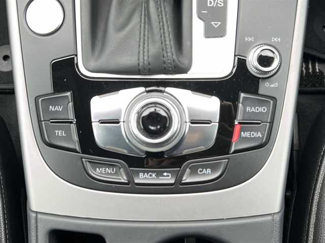 アウディ Ａ５ SB 2．0 TFSI クワトロ 静岡県 2012(平24)年 7.7万km 白 純正ナビ/オートパーキング/ステアリングスイッチ/全席電動シート/ビルドインETC/スペアキー×１/ワンオーナー/フォグライト/純正１８インチアルミホイール/BT/TV（フルセグ）/オートホールド