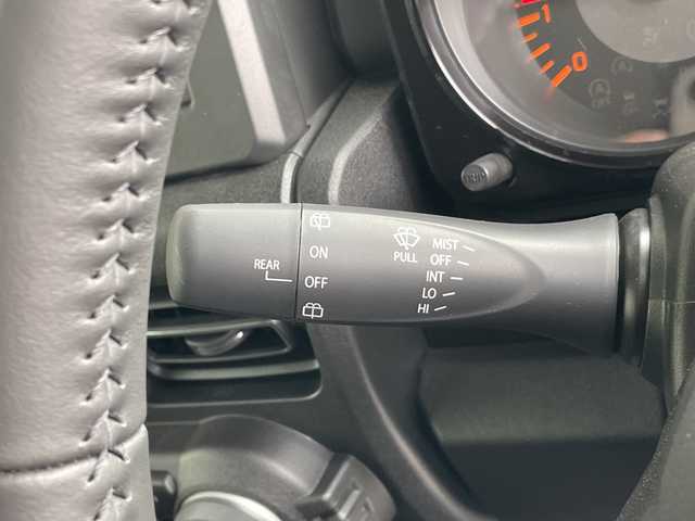 スズキ ジムニー XC 愛知県 2025(令7)年 0.1万km キネティックイエロー/ブラックトップ2トーン 届出済未使用車/スズキセーフティサポート/クルーズコントロール/シートヒーター/LEDヘッドライト/スマートキー/プッシュスタート/アイドリングストップ/ダウンヒルアシストコントロール/レーンキープアシスト