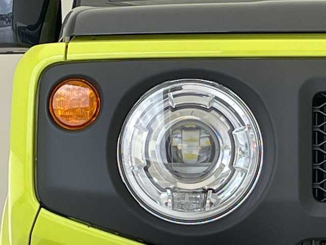 スズキ ジムニー XC 愛知県 2025(令7)年 0.1万km キネティックイエロー/ブラックトップ2トーン 届出済未使用車/スズキセーフティサポート/クルーズコントロール/シートヒーター/LEDヘッドライト/スマートキー/プッシュスタート/アイドリングストップ/ダウンヒルアシストコントロール/レーンキープアシスト