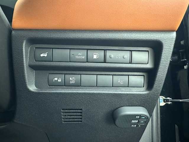 三菱 アウトランダー ＰＨＥＶ P 兵庫県 2022(令4)年 2.9万km ブラックダイヤモンド ・前後ドライブレコーダー/・純正メモリナビ/（USB/Bluetooth/フルセグ/Ａａｐｐｌｅ　ｃａｒ　ｐｌａｙ）　/・BOSEサウンド/・純正DA/・ワイヤレス充電/・マイパイロット/・アラウンドビュー/・コーナーセンサー/・ステアリングヒーター/・ルーフレール/・スライディングガラスルーフ/・パドルシフト/・レザーシート/・パワーシート/・シートヒーター　/・パワーバックドア/・ビルトインETC２．０/・BSM/・PCS/・ACC/・LKA/・HUD/・純正フロアマット/・純正ドアバイザー/・ＬＥＤヘッドライト/・オートビーム/・４ＷＤ/・純正20インチAW