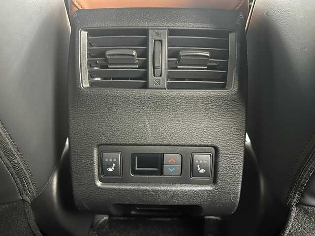 三菱 アウトランダー ＰＨＥＶ P 兵庫県 2022(令4)年 2.9万km ブラックダイヤモンド ・前後ドライブレコーダー/・純正メモリナビ/（USB/Bluetooth/フルセグ/Ａａｐｐｌｅ　ｃａｒ　ｐｌａｙ）　/・BOSEサウンド/・純正DA/・ワイヤレス充電/・マイパイロット/・アラウンドビュー/・コーナーセンサー/・ステアリングヒーター/・ルーフレール/・スライディングガラスルーフ/・パドルシフト/・レザーシート/・パワーシート/・シートヒーター　/・パワーバックドア/・ビルトインETC２．０/・BSM/・PCS/・ACC/・LKA/・HUD/・純正フロアマット/・純正ドアバイザー/・ＬＥＤヘッドライト/・オートビーム/・４ＷＤ/・純正20インチAW