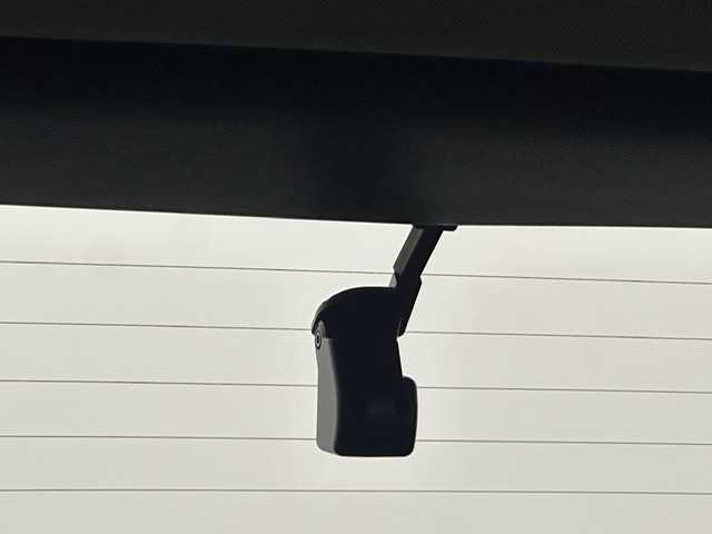 三菱 アウトランダー ＰＨＥＶ P 兵庫県 2022(令4)年 2.9万km ブラックダイヤモンド ・前後ドライブレコーダー/・純正メモリナビ/（USB/Bluetooth/フルセグ/Ａａｐｐｌｅ　ｃａｒ　ｐｌａｙ）　/・BOSEサウンド/・純正DA/・ワイヤレス充電/・マイパイロット/・アラウンドビュー/・コーナーセンサー/・ステアリングヒーター/・ルーフレール/・スライディングガラスルーフ/・パドルシフト/・レザーシート/・パワーシート/・シートヒーター　/・パワーバックドア/・ビルトインETC２．０/・BSM/・PCS/・ACC/・LKA/・HUD/・純正フロアマット/・純正ドアバイザー/・ＬＥＤヘッドライト/・オートビーム/・４ＷＤ/・純正20インチAW