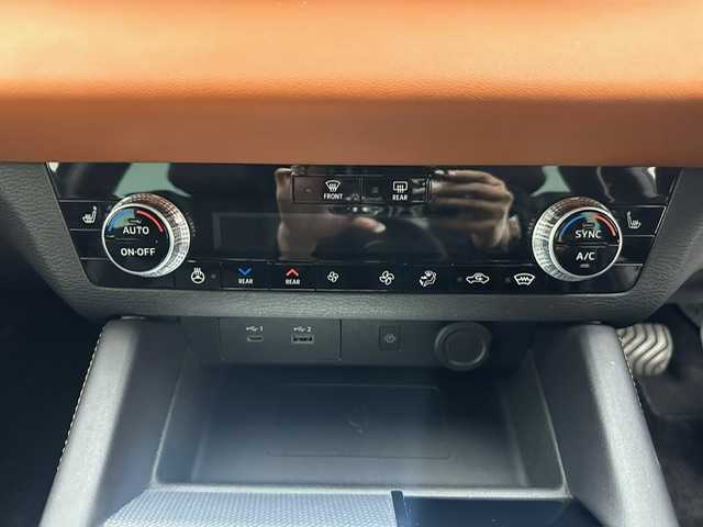 三菱 アウトランダー ＰＨＥＶ P 兵庫県 2022(令4)年 2.9万km ブラックダイヤモンド ・前後ドライブレコーダー/・純正メモリナビ/（USB/Bluetooth/フルセグ/Ａａｐｐｌｅ　ｃａｒ　ｐｌａｙ）　/・BOSEサウンド/・純正DA/・ワイヤレス充電/・マイパイロット/・アラウンドビュー/・コーナーセンサー/・ステアリングヒーター/・ルーフレール/・スライディングガラスルーフ/・パドルシフト/・レザーシート/・パワーシート/・シートヒーター　/・パワーバックドア/・ビルトインETC２．０/・BSM/・PCS/・ACC/・LKA/・HUD/・純正フロアマット/・純正ドアバイザー/・ＬＥＤヘッドライト/・オートビーム/・４ＷＤ/・純正20インチAW