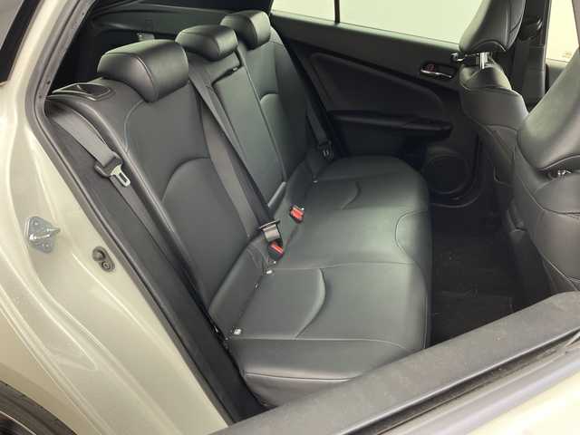 トヨタ プリウス Sツーリングセレクション 兵庫県 2019(令1)年 5万km ホワイトパールクリスタルシャイン ・モデリスタエアロ/・トヨタセーフティーセンス/・プリクラッシュセーフティ/・レーンディバチャーアラート/・クリアランスソナー/・パーキングサポートブレーキ/・ふらつき検知/・レーダークルーズコントロール/・オートマチックハイビーム/・後退時速度抑制機能/・社外7インチナビ＆フルセグ＆BT＆USB＆DVD＆BD/・バックカメラ/・ビルトインETC/・スマートキー/・プッシュスタート/・合皮シート/・LEDヘッドライト/・フォグ/・オートライト/・社外17インチアルミホイール/・前席シートヒーター/・横滑り防止装置/・社外フロアマット