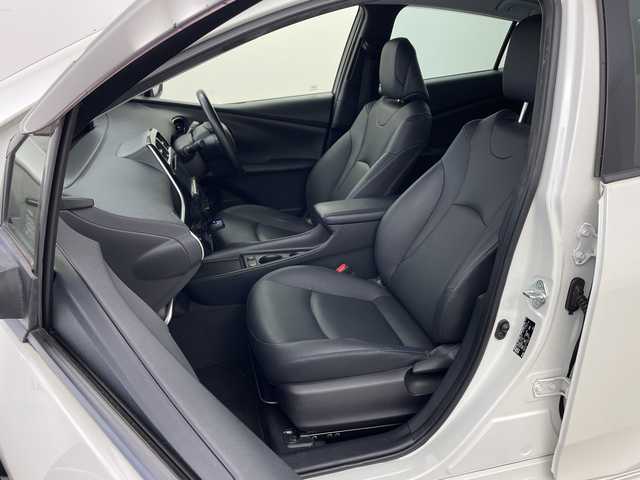 トヨタ プリウス Sツーリングセレクション 兵庫県 2019(令1)年 5万km ホワイトパールクリスタルシャイン ・モデリスタエアロ/・トヨタセーフティーセンス/・プリクラッシュセーフティ/・レーンディバチャーアラート/・クリアランスソナー/・パーキングサポートブレーキ/・ふらつき検知/・レーダークルーズコントロール/・オートマチックハイビーム/・後退時速度抑制機能/・社外7インチナビ＆フルセグ＆BT＆USB＆DVD＆BD/・バックカメラ/・ビルトインETC/・スマートキー/・プッシュスタート/・合皮シート/・LEDヘッドライト/・フォグ/・オートライト/・社外17インチアルミホイール/・前席シートヒーター/・横滑り防止装置/・社外フロアマット