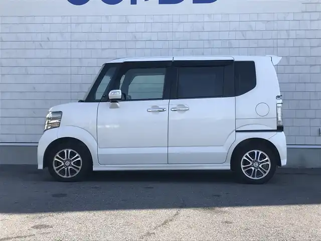 ホンダ Ｎ ＢＯＸ カスタム G Lパッケージ 栃木県 2013(平25)年 10.1万km プレミアムホワイトパール (株)IDOMが運営する【じしゃロン小山店】の自社ローン対象車両になります。こちらは現金ご利用時の価格です。/自社ローンご希望の方は別途その旨お申付け下さい。//禁煙車/純正ワンセグナビ/（CD/DVD/AM/FMラジオ）/スマートキー/プッシュスタート/バックカメラ/ＥＴＣ/ドライブレコーダー/片側パワースライドドア/チップアップシート/アイドリングストップ/ステアリングリモコン/電動格納ドアミラー/パワーウインドウ/オートライト