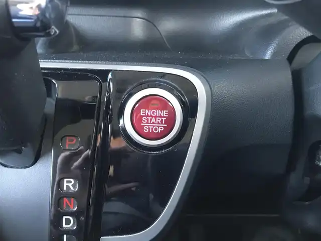 ホンダ Ｎ ＢＯＸ カスタム G Lパッケージ 栃木県 2013(平25)年 10.1万km プレミアムホワイトパール (株)IDOMが運営する【じしゃロン小山店】の自社ローン対象車両になります。こちらは現金ご利用時の価格です。/自社ローンご希望の方は別途その旨お申付け下さい。//禁煙車/純正ワンセグナビ/（CD/DVD/AM/FMラジオ）/スマートキー/プッシュスタート/バックカメラ/ＥＴＣ/ドライブレコーダー/片側パワースライドドア/チップアップシート/アイドリングストップ/ステアリングリモコン/電動格納ドアミラー/パワーウインドウ/オートライト