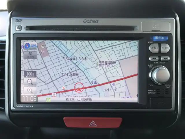 ホンダ Ｎ ＢＯＸ カスタム G Lパッケージ 栃木県 2013(平25)年 10.1万km プレミアムホワイトパール (株)IDOMが運営する【じしゃロン小山店】の自社ローン対象車両になります。こちらは現金ご利用時の価格です。/自社ローンご希望の方は別途その旨お申付け下さい。//禁煙車/純正ワンセグナビ/（CD/DVD/AM/FMラジオ）/スマートキー/プッシュスタート/バックカメラ/ＥＴＣ/ドライブレコーダー/片側パワースライドドア/チップアップシート/アイドリングストップ/ステアリングリモコン/電動格納ドアミラー/パワーウインドウ/オートライト