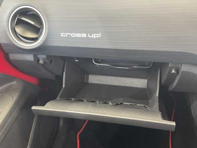 フォルクスワーゲン アップ！ クロスアップ！ 栃木県 2017(平29)年 0.8万km 赤 シートヒーター/ルーフレール/禁煙車/オートライト/横滑り防止装置/スマートキー/アイドリングストップ/ステアリングスイッチ/革巻きステアリング/ウィンカーミラー/電動格納ミラー/純正15インチアルミホイール/純正フロアマット