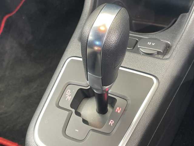 フォルクスワーゲン アップ！ クロスアップ！ 栃木県 2017(平29)年 0.8万km 赤 シートヒーター/ルーフレール/禁煙車/オートライト/横滑り防止装置/スマートキー/アイドリングストップ/ステアリングスイッチ/革巻きステアリング/ウィンカーミラー/電動格納ミラー/純正15インチアルミホイール/純正フロアマット