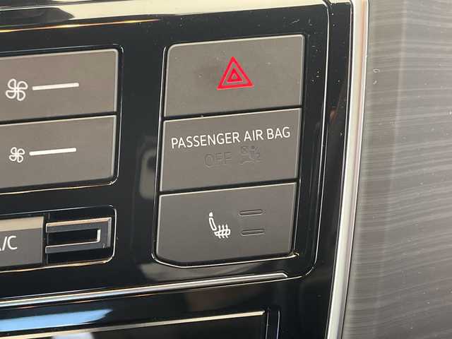 フォルクスワーゲン アップ！ クロスアップ！ 栃木県 2017(平29)年 0.8万km 赤 シートヒーター/ルーフレール/禁煙車/オートライト/横滑り防止装置/スマートキー/アイドリングストップ/ステアリングスイッチ/革巻きステアリング/ウィンカーミラー/電動格納ミラー/純正15インチアルミホイール/純正フロアマット