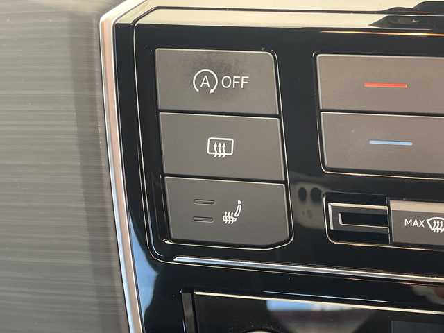 フォルクスワーゲン アップ！ クロスアップ！ 栃木県 2017(平29)年 0.8万km 赤 シートヒーター/ルーフレール/禁煙車/オートライト/横滑り防止装置/スマートキー/アイドリングストップ/ステアリングスイッチ/革巻きステアリング/ウィンカーミラー/電動格納ミラー/純正15インチアルミホイール/純正フロアマット