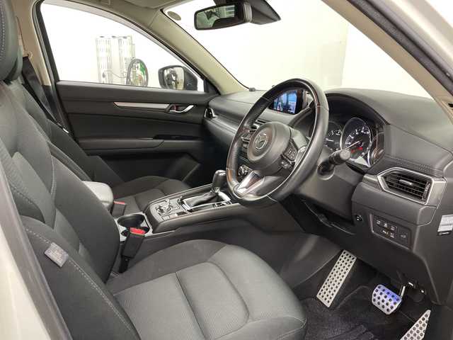 マツダ ＣＸ－５ XD プロアクティブ 道央・札幌 2017(平29)年 6.3万km スノーフレイクホワイトパールマイカ ・4WD/ディーゼルターボ/・i-ActiveSense/・メーカー純正SDナビ/・BT/DVD/CD/SD/フルセグTV/・USB/AUX/・バック/サイドカメラ/・パワーバックドア/・レーダークルーズコントロール/・LEDオートライト/・フォグランプ/・D席メモリーパワーシート/・シートヒーター/・ステアリングヒーター/・ヘッドアップディスプレイ/・ブラインドスポットモニター/・純正17インチAW/・ETC2.0