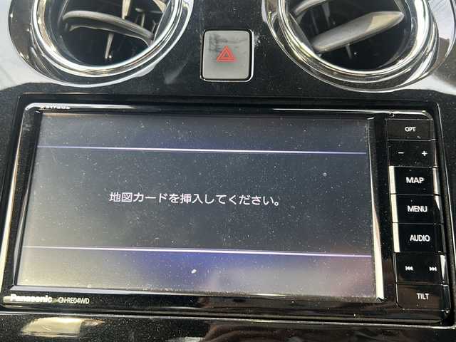 日産 ノート e－パワー X Bアロー 静岡県 2018(平30)年 5.8万km ブリリアントホワイトパール/スーパーブラック 2トーン 社外ナビ/・アラウンドビューモニター/・Bluetooth/・CD/DVD/・フルセグTV/主要装備/・衝突軽減ブレーキ　/・レーダークルーズコントロール　/・ドライブレコーダー　/・デジタルインナーミラー　/・レーンキープアシスト　/・プッシュスタート/・純正ＡＷ/・純正フロアマット/・前後ソナー