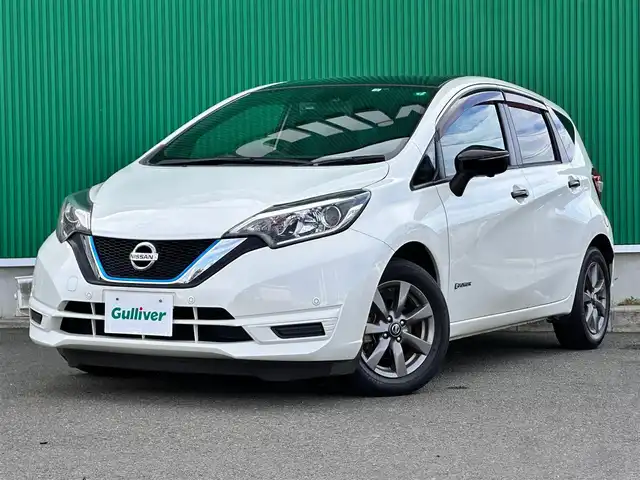 日産 ノート e－パワー X Bアロー 宮城県 2018(平30)年 5.8万km ブリリアントホワイトパール/スーパーブラック 2トーン インテリジェントアラウンドビューモニターセット/・踏み間違い衝突防止アシスト/・フロント/バックソナー/・インテリジェントアラウンドビューモニター/・スマートルームミラー/・ドアミラーヒーター/＝＝＝/インテリジェントエマージェンシーブレーキ/車線逸脱警報/車線逸脱防止支援システム/インテリジェントクルーズコントロール/社外ナビ/・Bluetooth/・CD/DVD/・フルセグTV/ETC/ドライブレコーダー/ハイビームアシスト/オートライト/スマートキー＆プッシュスタート/電動格納ミラー/純正15インチAW/Wエアバッグ